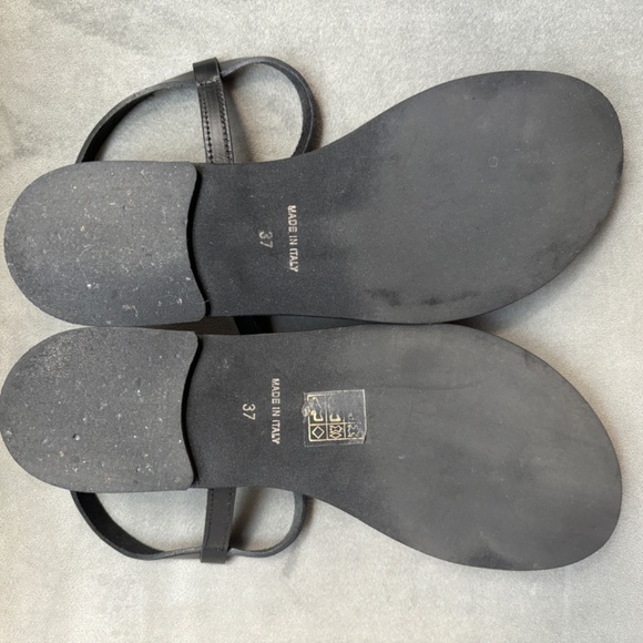 Strappy black leather sandals - Picture 4 of 8